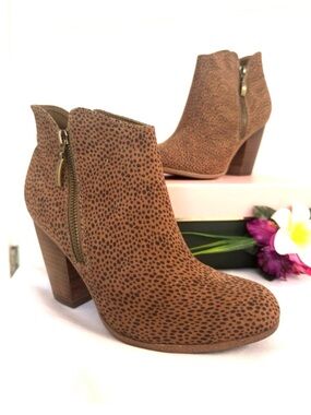 MICHAEL SHANNON ~ Brown Spotted Faux Suede Ankle Boots w/Woodgrain Heel